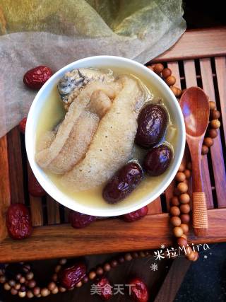 Black-bone Chicken Soup with Bamboo Fungus and Red Dates recipe