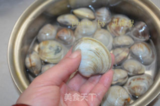 White Clams in Scallion Oil are Very Beautiful When They are Simply Fried recipe