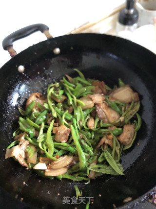 Stir-fried Green Pepper with Pork Belly recipe