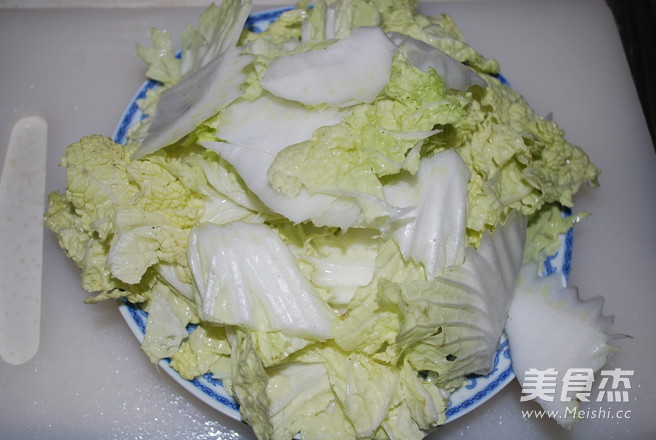 Stir-fried Cabbage with Swan Eggshell recipe