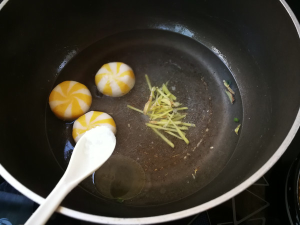 Celery Sea Urchin Ball Noodle Soup recipe