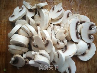 Stir-fried Mushrooms with Green and Red Pepper recipe