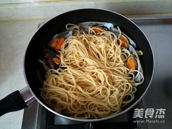 Mussels Pasta recipe