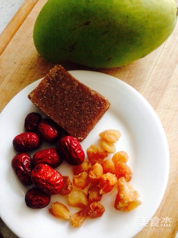 Mango Longan and Red Date Soup recipe