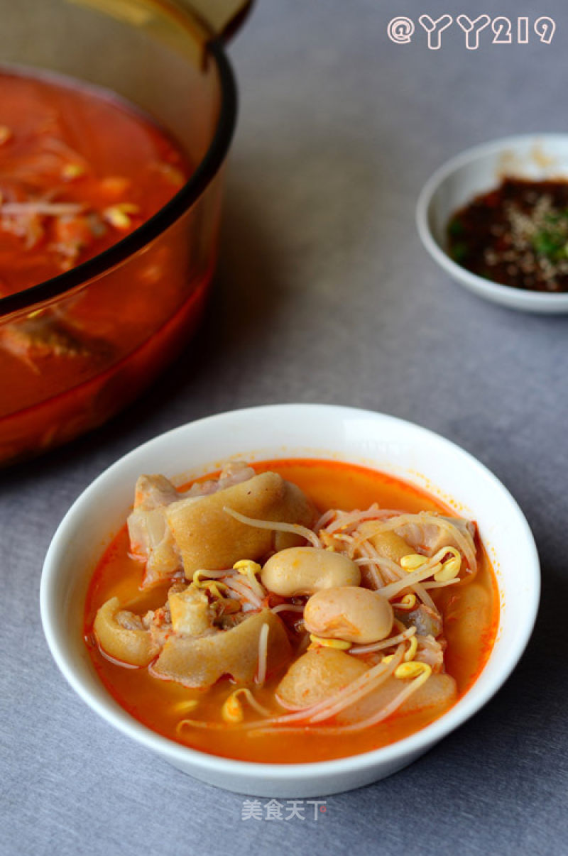 Guizhou Classic Dishes——【sour Soup Hoof Flower】