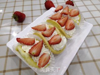 Strawberry Hug Cake recipe