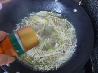 Green Bamboo and Enoki Mushroom Soup recipe