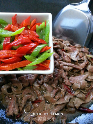 Heart-to-heart ~~ Wild Stir-fried Pork Heart with Wild Wild Flavor recipe