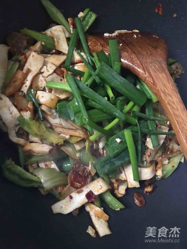 Twice-cooked Pork with Dried Beans and Celery recipe
