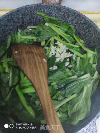 Stir-fried Choy Sum with Garlic recipe