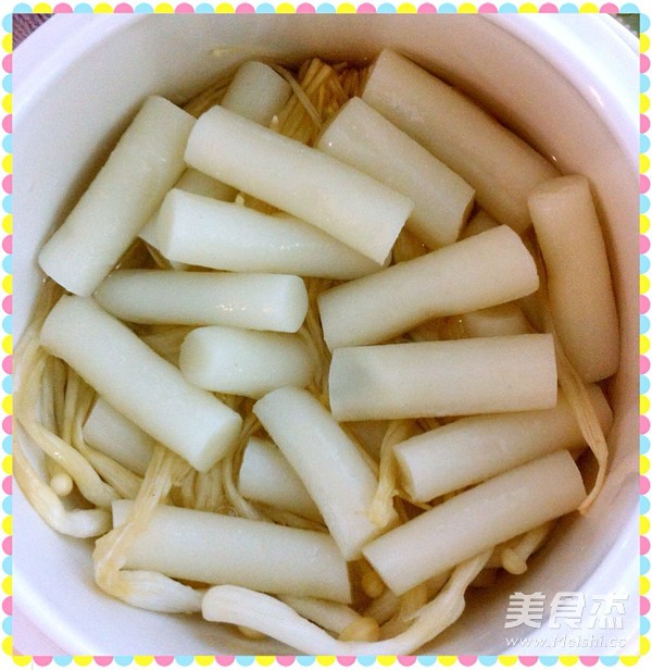 Enoki Mushroom Korean Spicy Rice Cake recipe