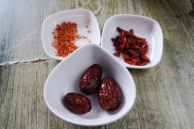 Chinese Wolfberry and Red Dates Osmanthus Tea recipe