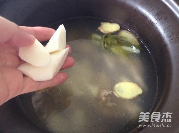 Supor·chinese Hot Pottery and Yam Stewed Chicken Soup recipe