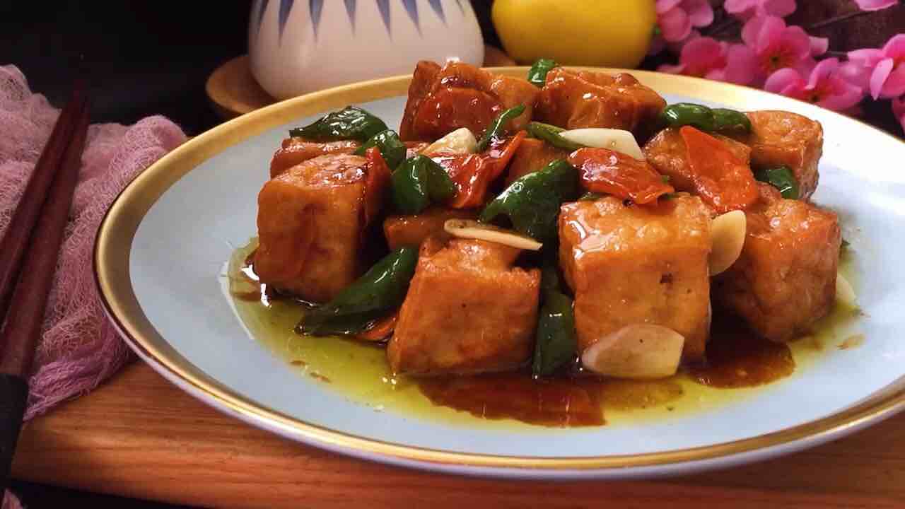 Stir-fried Tofu with Green Pepper recipe