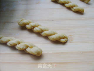 Sesame Crispy Small Twist recipe