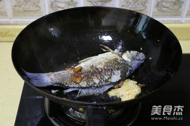 Carp Soup with Shredded Radish recipe