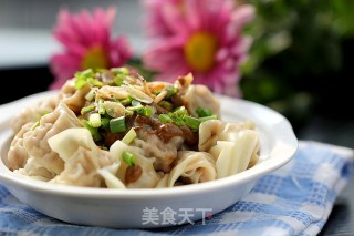 Wontons with Sesame Sauce recipe