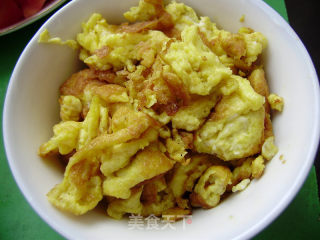 Home Cooking-scrambled Eggs with Cucumber Slices recipe