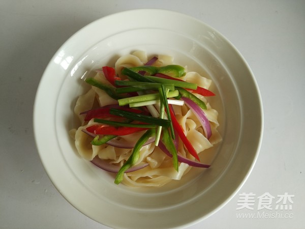 Simple Shaanxi Oil Splashed Noodles recipe