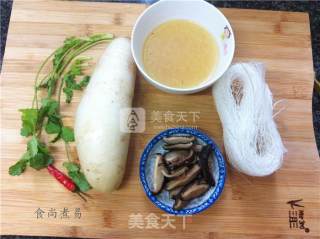 Chicken Broth with Radish Crystal Vermicelli recipe