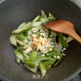 Duck Egg Fried Loofah recipe