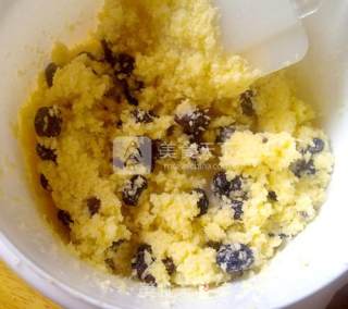 Coconut Grape Garland Bread recipe