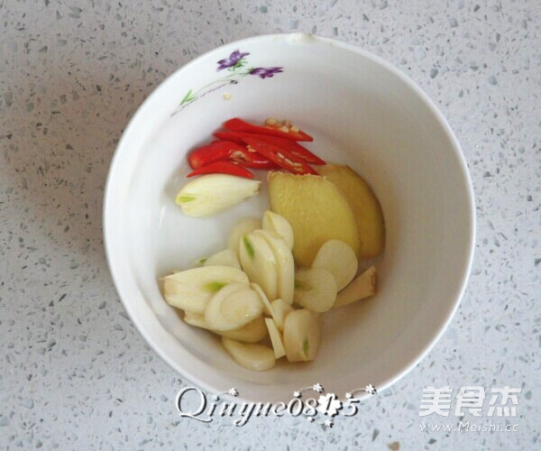 Stir-fried Lettuce and Cashew Nuts recipe