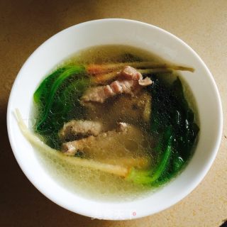 Raw Pork Liver and Lean Pork Spinach Root Soup recipe
