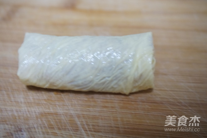 Steamed Pork Rolls with Soybean Skin recipe