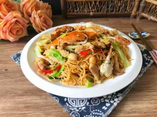 Fried Noodles with Seafood recipe