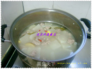 Good News for Cardiopulmonary Patients---radish, Wolfberry, Almond and Pig Lung Soup recipe