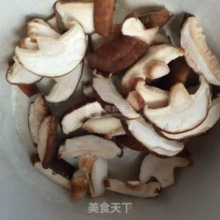 Stewed Bones with Mushrooms, Tofu and Corn recipe