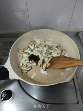 Stir-fried Chayote with Double Mushroom recipe