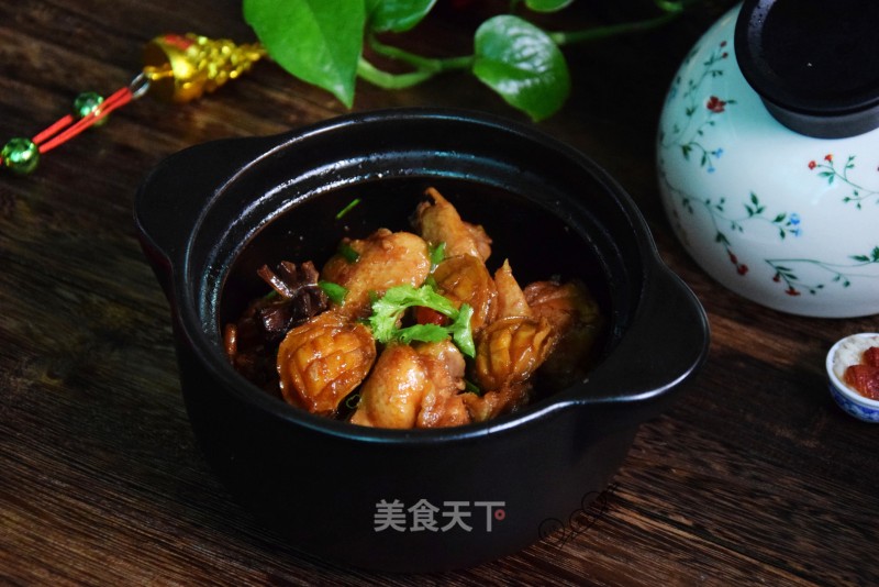 Braised Chicken Nuggets with Small Abalone recipe
