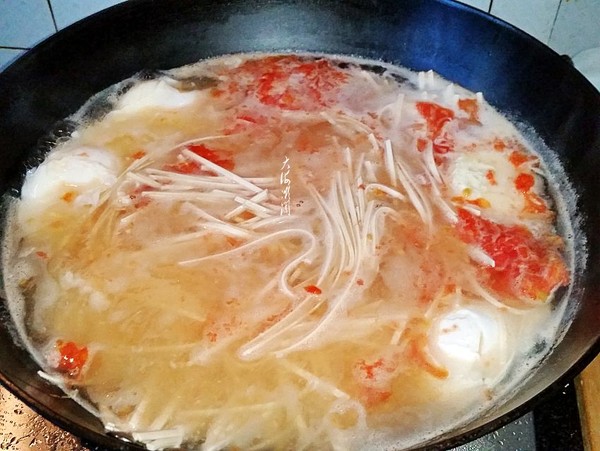 Poached Egg Hot Noodle Soup recipe