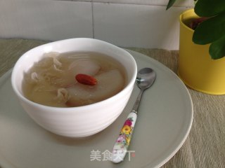 Run Qiuzao-stewed Sydney Tremella with Rock Sugar recipe