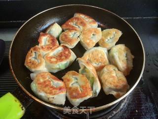 Fried Wontons with Green Vegetables and Eggs recipe