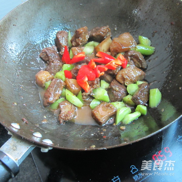 Braised Pork with Lettuce recipe