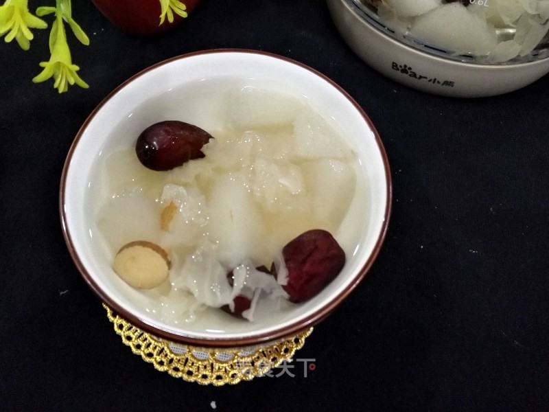 Red Dates, Tremella and Snow Pear Soup recipe