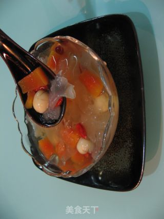 Papaya Tremella and Lotus Seed Soup recipe