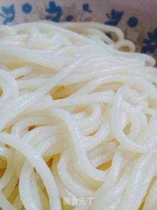 Rice Noodles with Pork Thigh recipe
