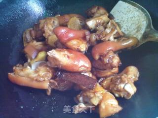 Soy Pork Trotters in Clay Pot recipe