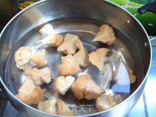 Duck with Hericium and Mushroom recipe