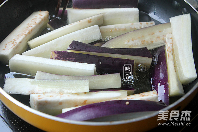 Salted Fish and Eggplant Claypot recipe