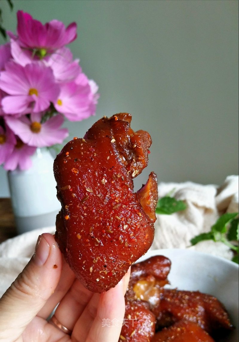 Spicy Roasted Pork Trotters
