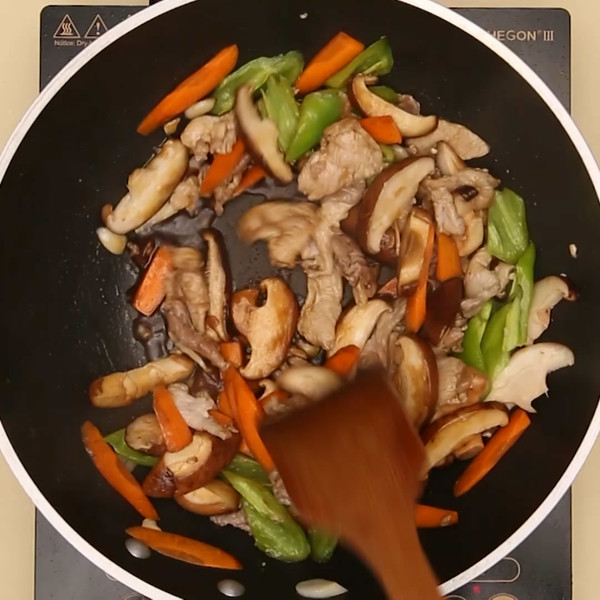 Stir-fried Pork with Mushrooms recipe