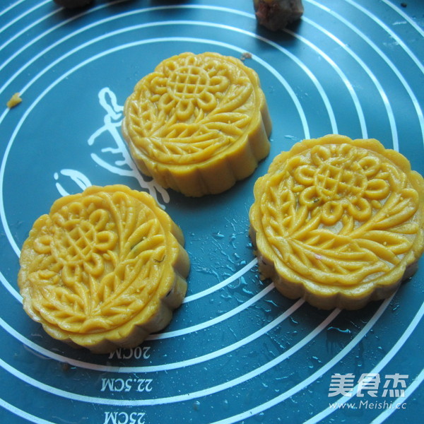 Bean Paste Mooncake recipe