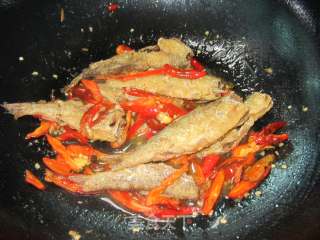 Hakka Dishes ------ Dry-boiled Little River Fish recipe