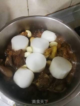 Braised Red and White Radish East Goat recipe