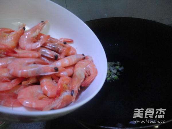 Fried Sea Prawns with Broccoli recipe